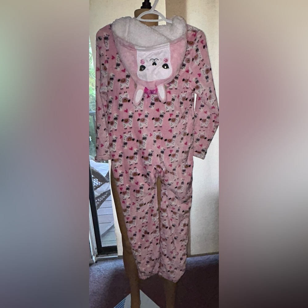 Modern Kids Llama pajamas! Sz M (10/12)